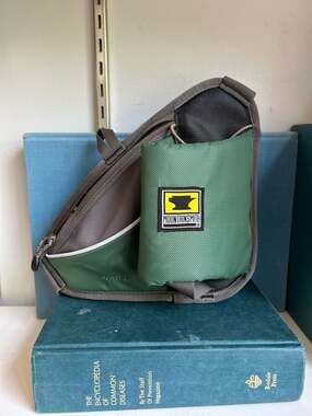 Mountainsmith Dart II Hiking Hydration Waist Pack, Green and Grey